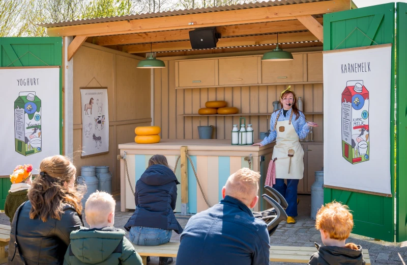 Pädagogische Bauernhof-Scheunen-Shows