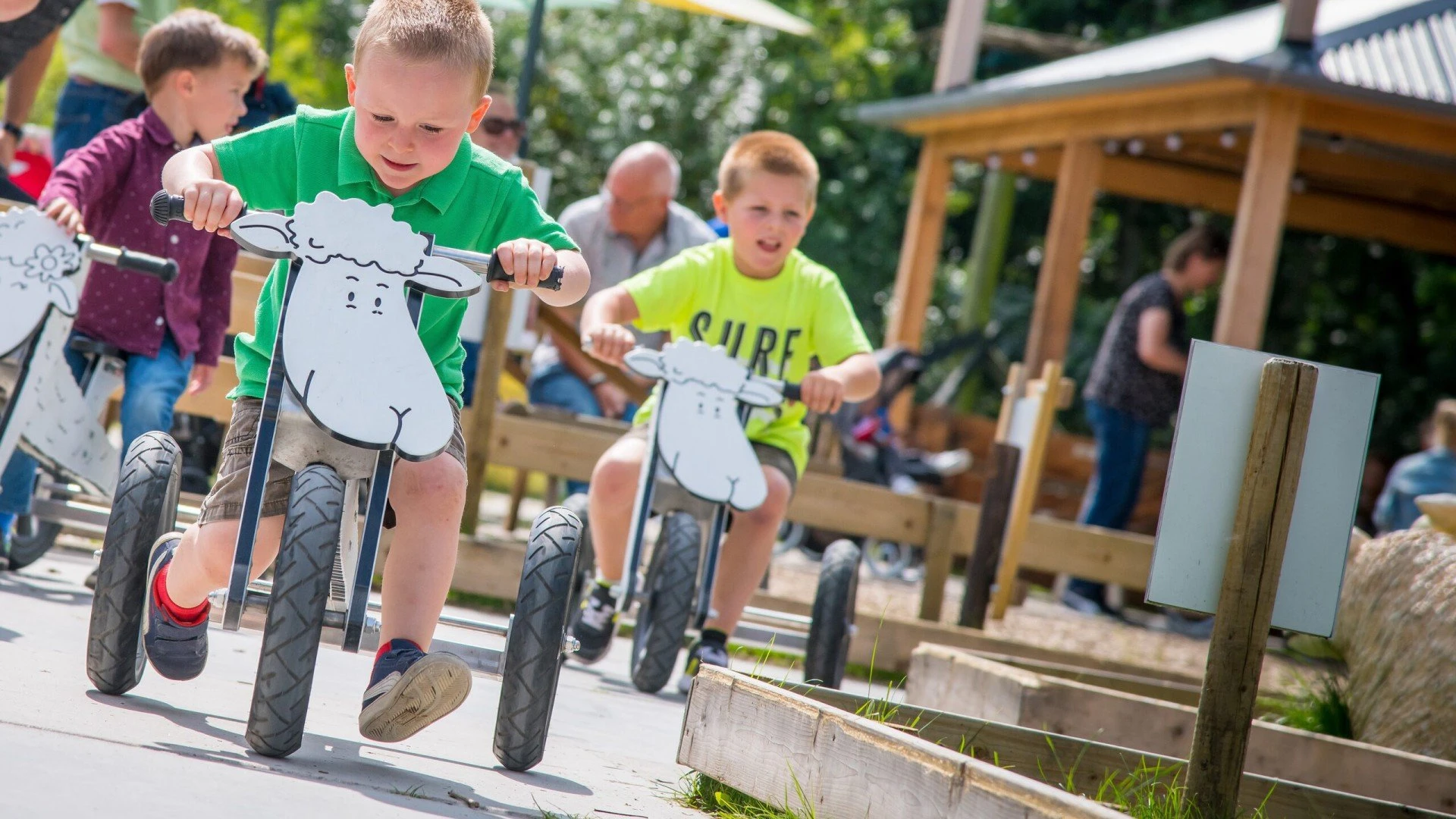 Wirf schon mal einen Blick auf den Erlebnisbauernhof!